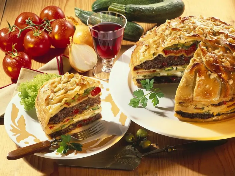 Hackfleisch-Nudelauflauf mit Gemüse
