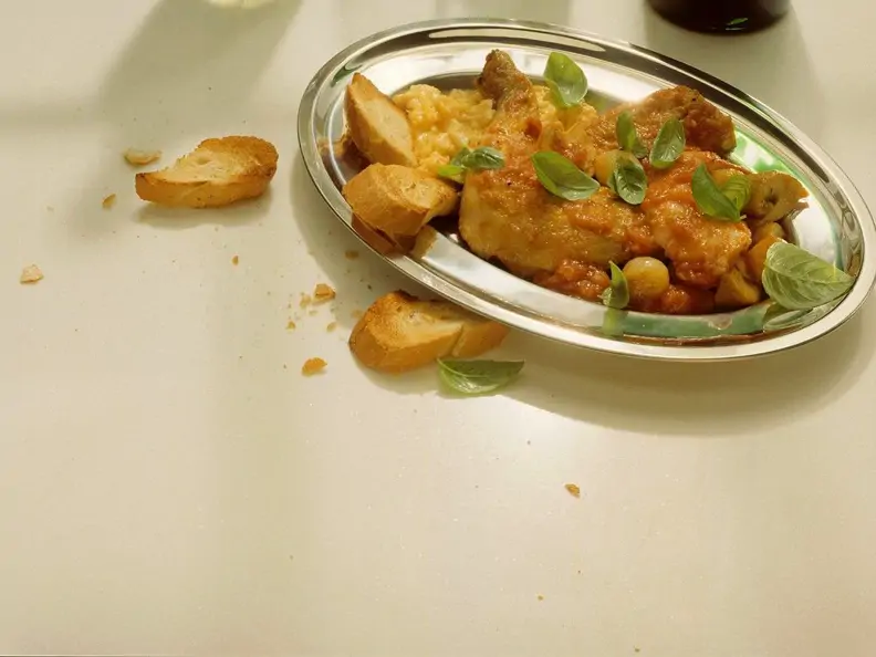 Geschmortes Hähnchen mit Rührei