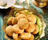Kichererbsenbällchen mit Joghurtsauce