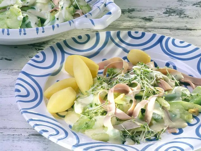Senfgurken mit Kartoffeln