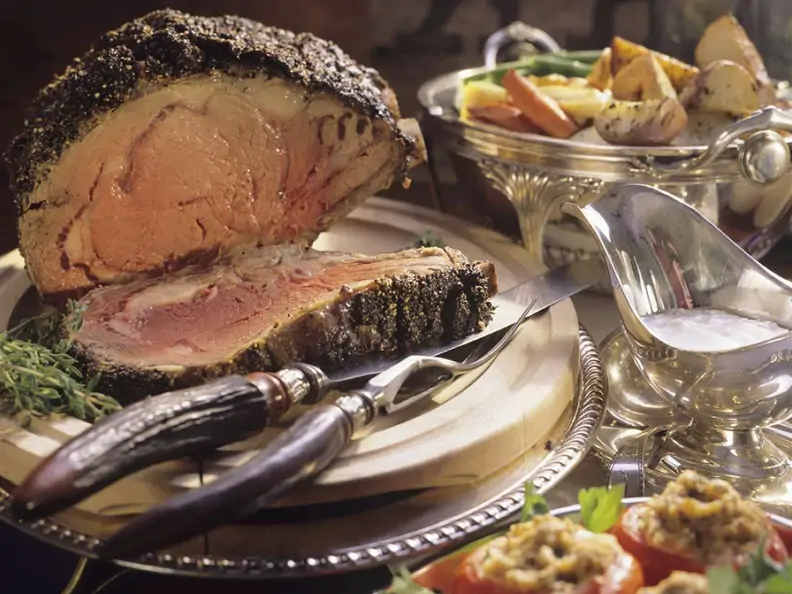 Gewürzkrusten-Rinderbraten mit Gemüse