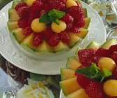 Melonensalat mit Erdbeeren