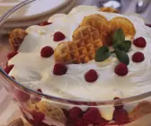 Trifle mit Himbeeren