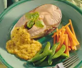 Lachs mit Gemüsesauce