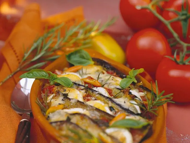Auberginen-Eier-Auflauf mit Tomaten
