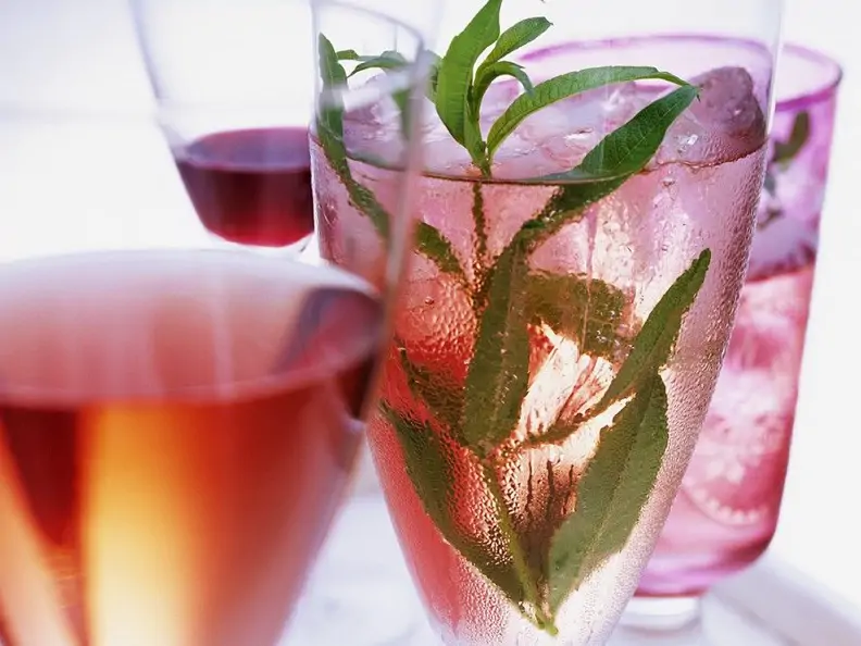 Kirsch-Drinks und Cocktails
