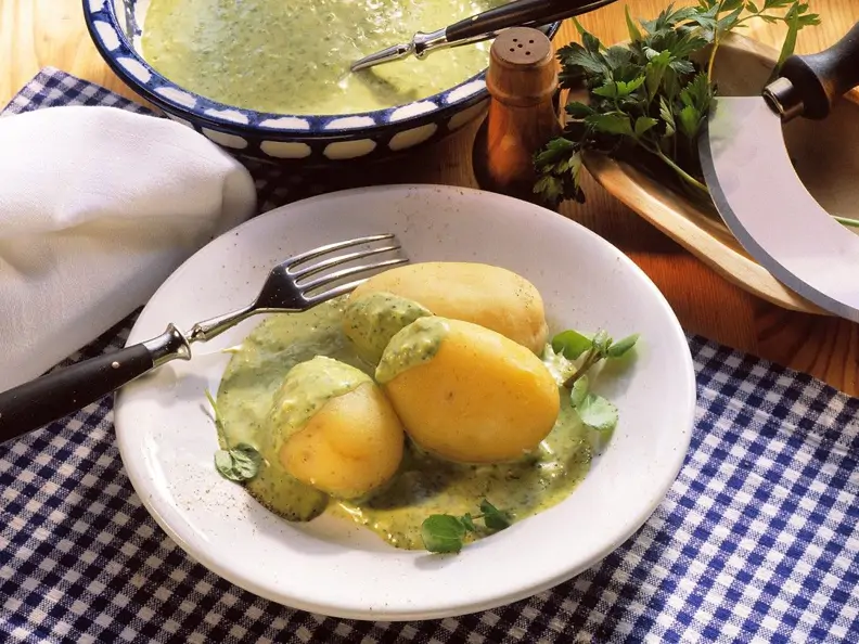 Kartoffeln mit Kräutersauce
