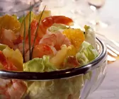 Blattsalat mit Shrimps und Cocktaildressing
