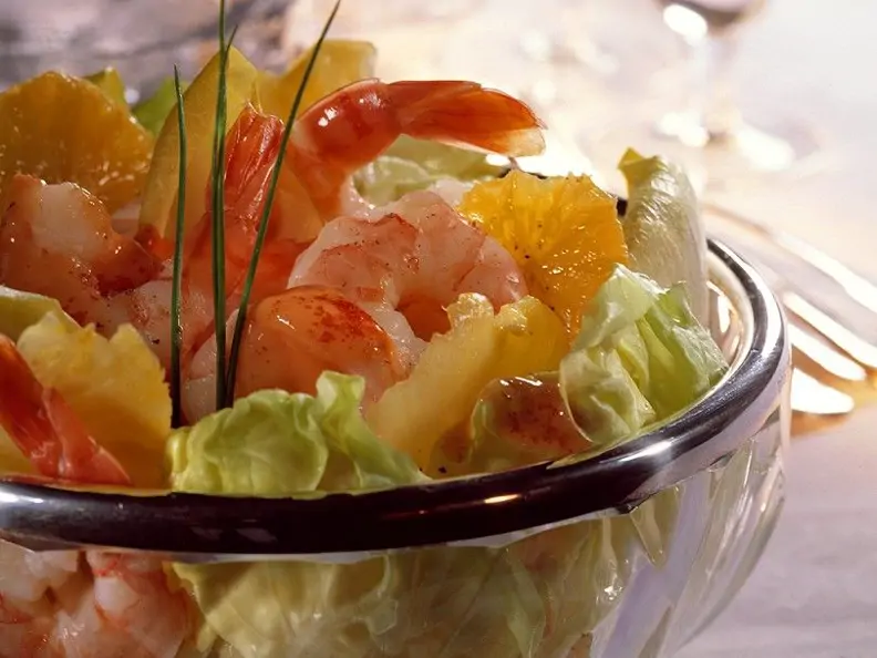 Blattsalat mit Shrimps und Cocktaildressing