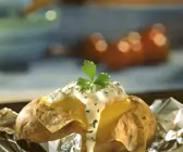 Ofenkartoffeln mit Rosatbeef und Kräuterquark