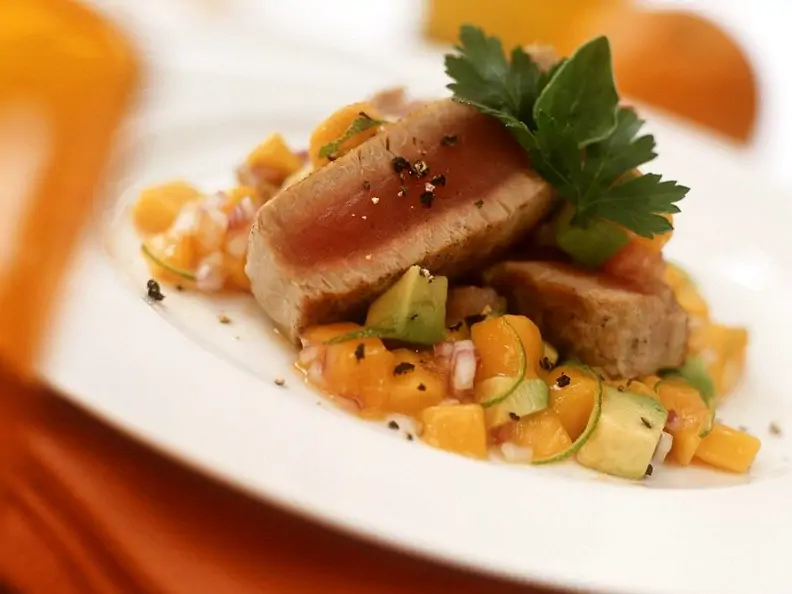 Thinfischsteak mit Kürbis und Avocado