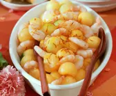 Melonensalat mit Garnelen und Safran