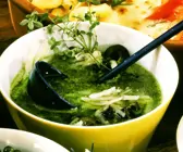 Kräuter-Nuss-Sauce
