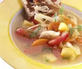 Gemüsesuppe mit Käsetoast