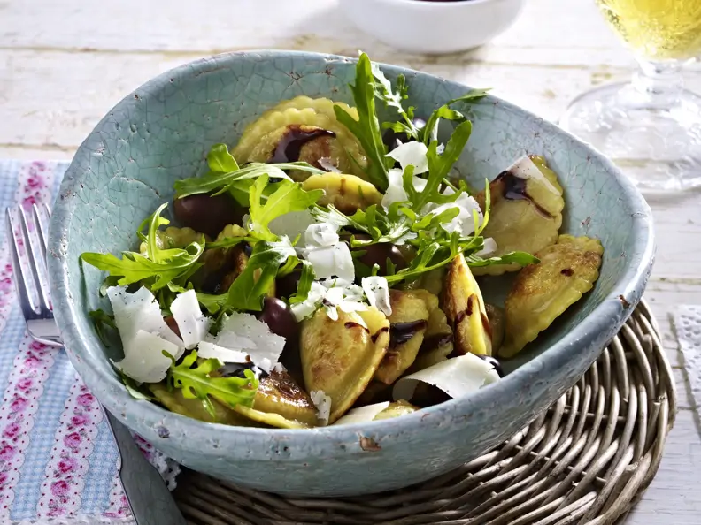 Pfannen Pasta "Pilze und Ricotta" mit Rucola