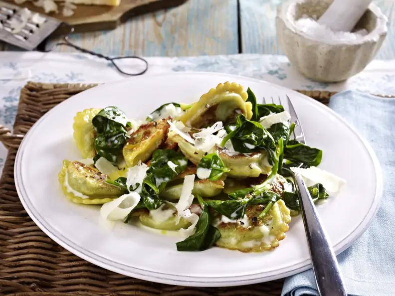 Pfannen Pasta mit Rahmspinat und Käse