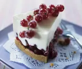 Joghurttorte mit Johannisbeeren