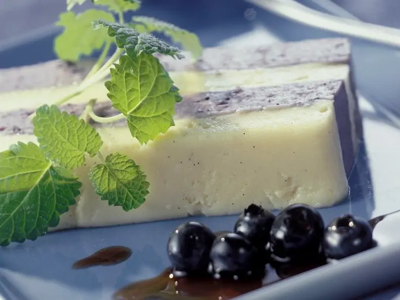 Vanille-Blaubeer-Schichtdessert