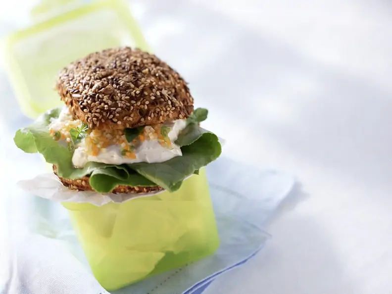 Gemüse-Frischkäsesandwich
