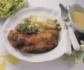 Wiener Schnitzel mit Kartoffeln und Spargel