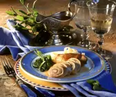 Rouladen mit Schinken-Knobauchfüllung und Spinat