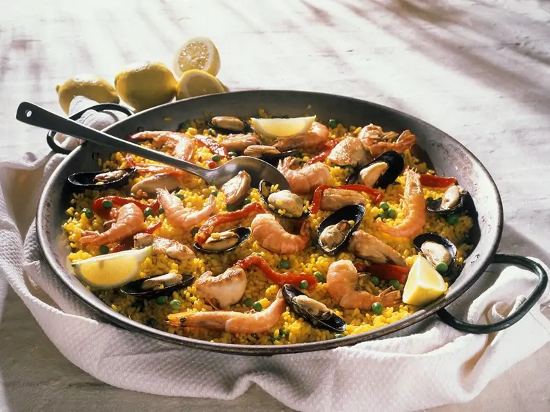 Paella mit Poularde