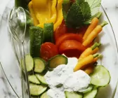 Gemüse aus dem Ofen mit Kräutersauce