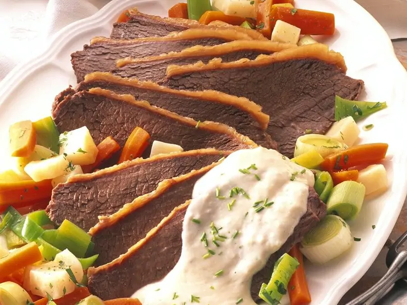 Tafelspitz mit Gemüse und Sauce