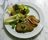 Rindersteak mit Salat