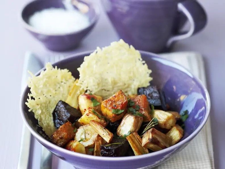 Wurzelgemüse mit Parmesanplätzchen