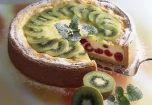 Quark-Grieß-Torte mit Obst