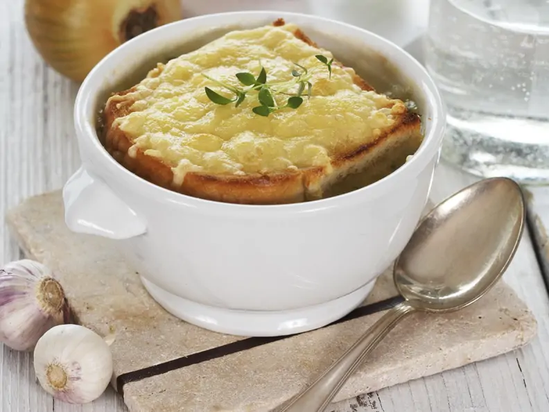 Jarlsberg Zwiebelsuppe aus dem Ofen