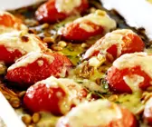 Mit Jarlsberg überbackene Tomaten