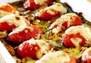 Mit Jarlsberg überbackene Tomaten