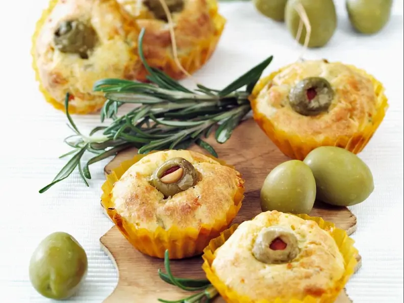 Pikante Muffins mit Käse