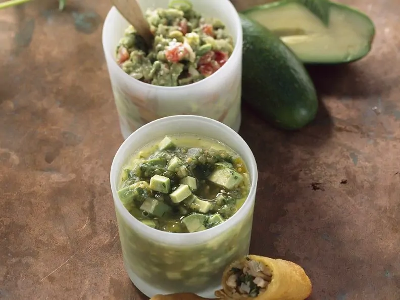 Taquitos mit Avocadodip und Tomatillodip
