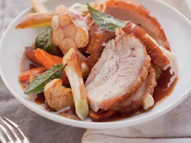 Schweinebraten mit Gemüse