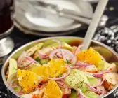 Fruchtiger Hähnchensalat mit Avocado