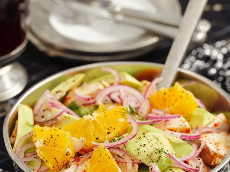 Fruchtiger Hähnchensalat mit Avocado