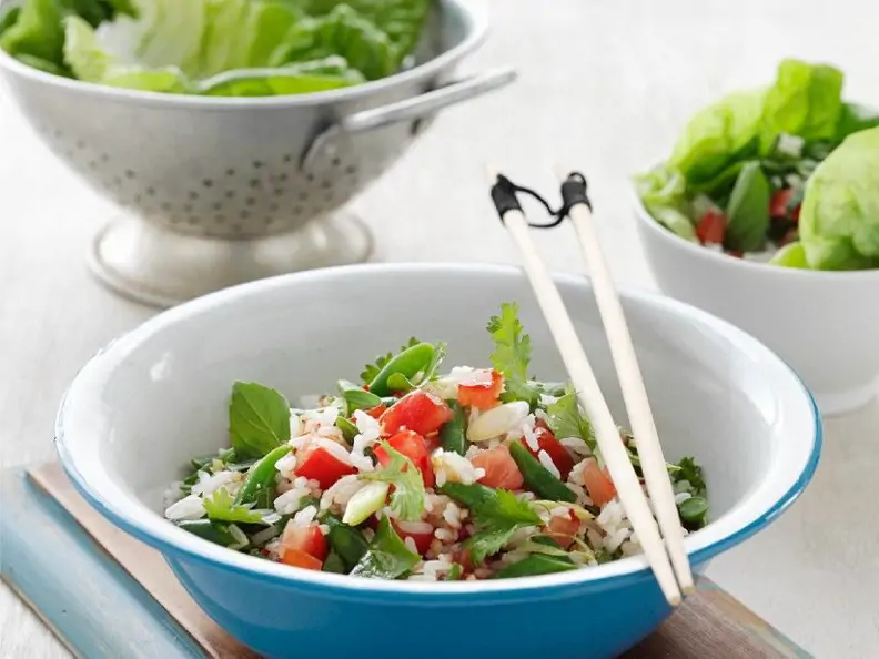 Asiatischer Reissalat