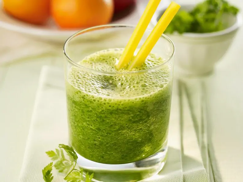 Fruchtiger Kräuter-Smoothie