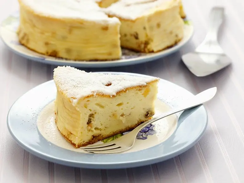 Veganer Käsekuchen mit Rosinen