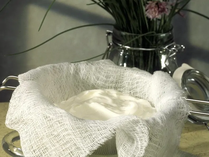 Käse aus Joghurt herstellen