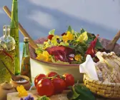 Salat mit essbaren Blüten