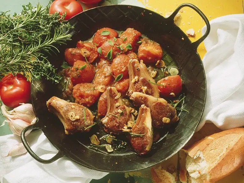 Koteletts vom Lamm in Tomaten