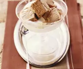 Nussnougateis auf Sahne