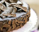 Schokotorte mit Staubzucker