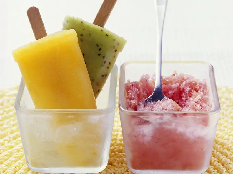 Orangen-Kiwi-Eis und Tomaten-Melonen-Eis