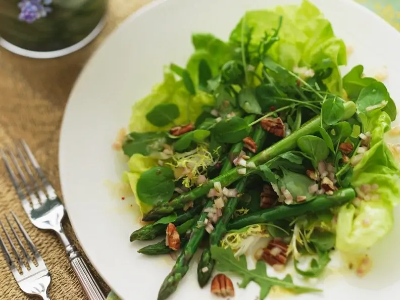 Salat mit Spargel