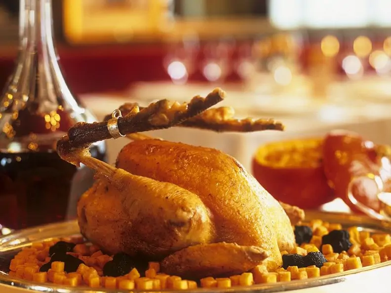 Bresse-Huhn mit Kartoffeln